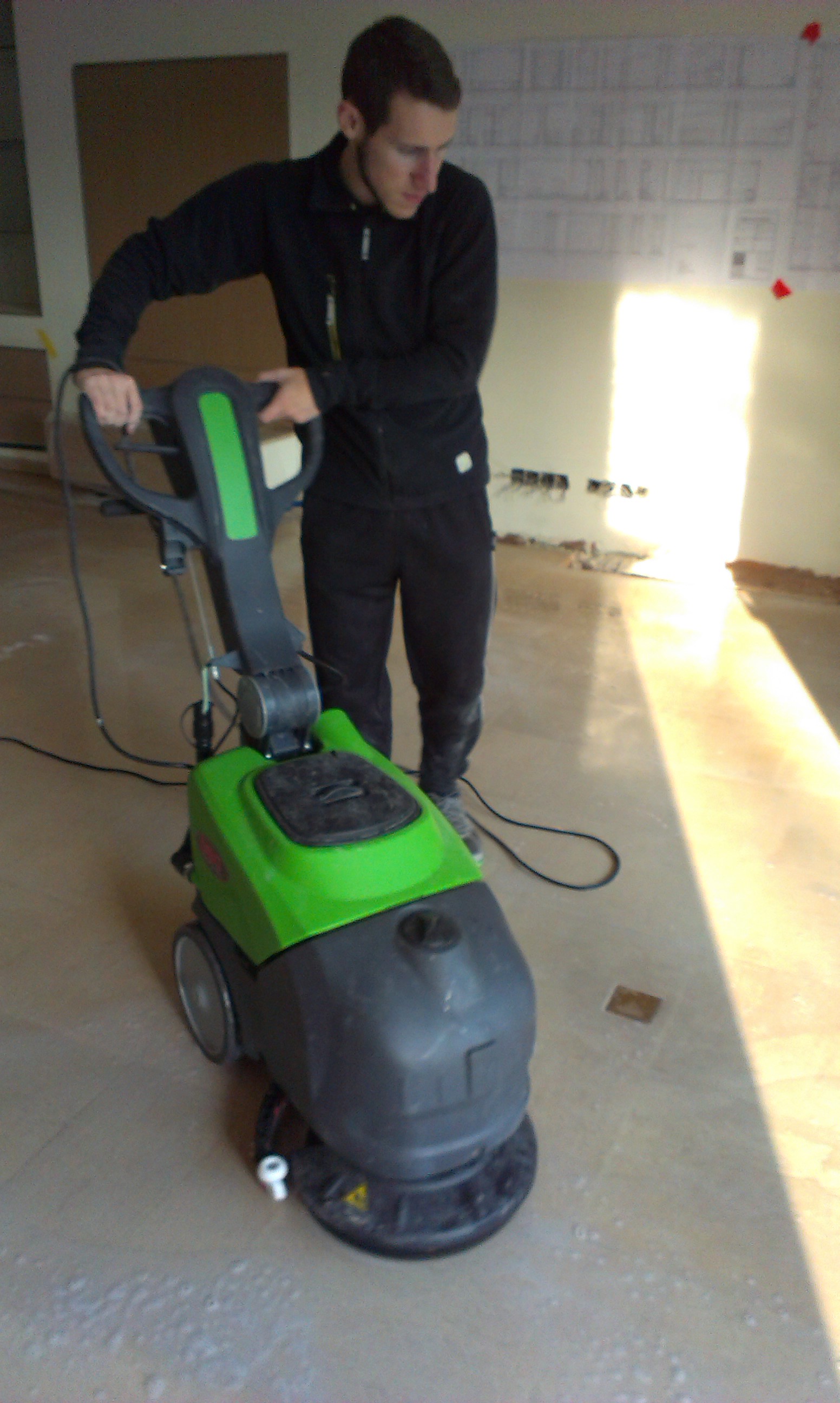 Stone Protection using a floor scrubber while cleaning with STAIN-PROOF Alkaline Cleaner 